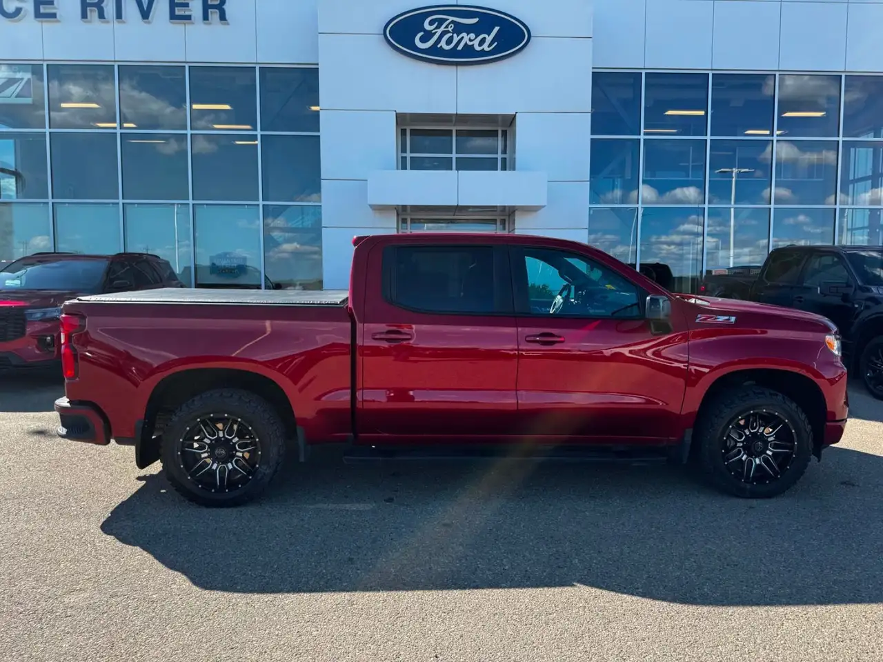 Chevrolet Silverado 1500 - Image 8