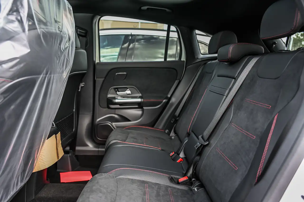 Mercedes-Benz GLA - Image 11