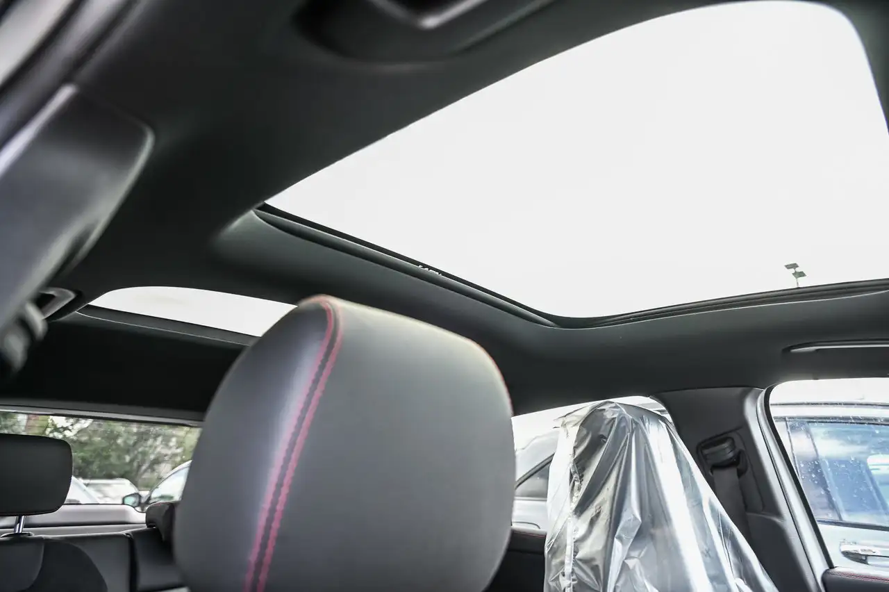 Mercedes-Benz GLA - Image 16