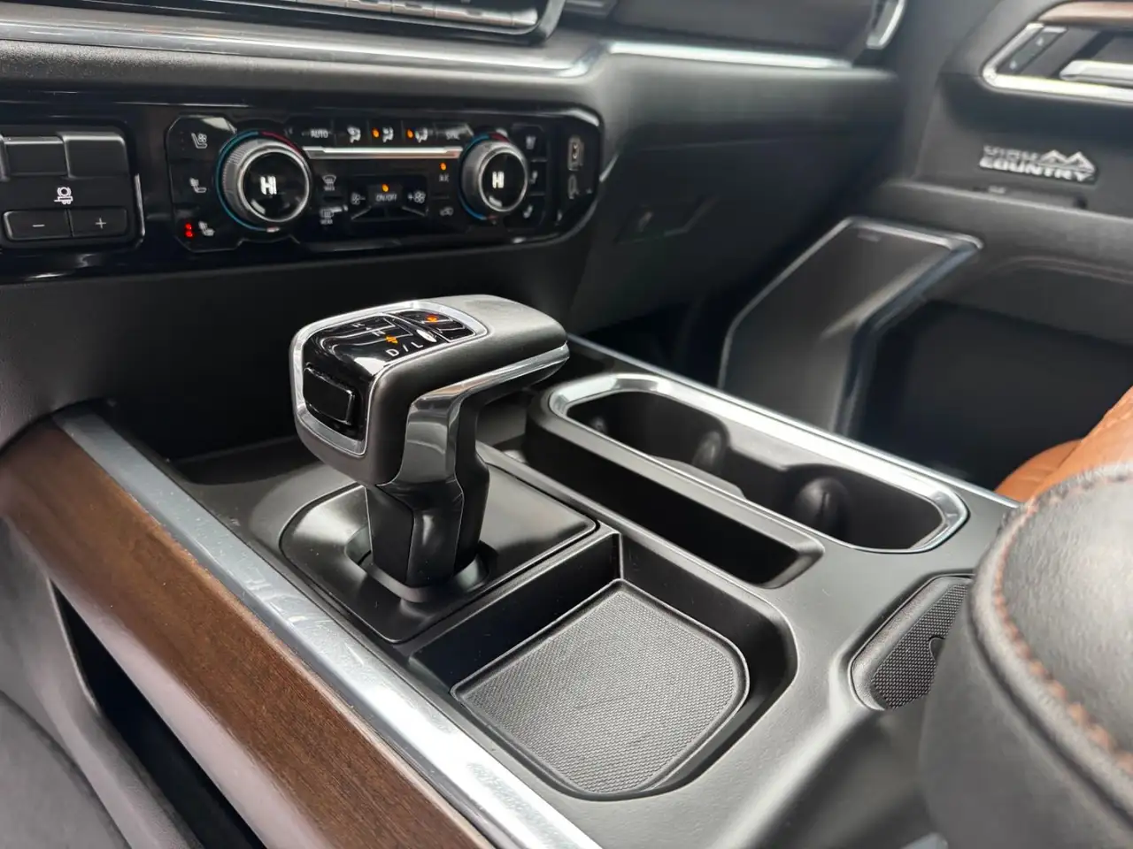 Chevrolet Silverado 1500 - Image 25