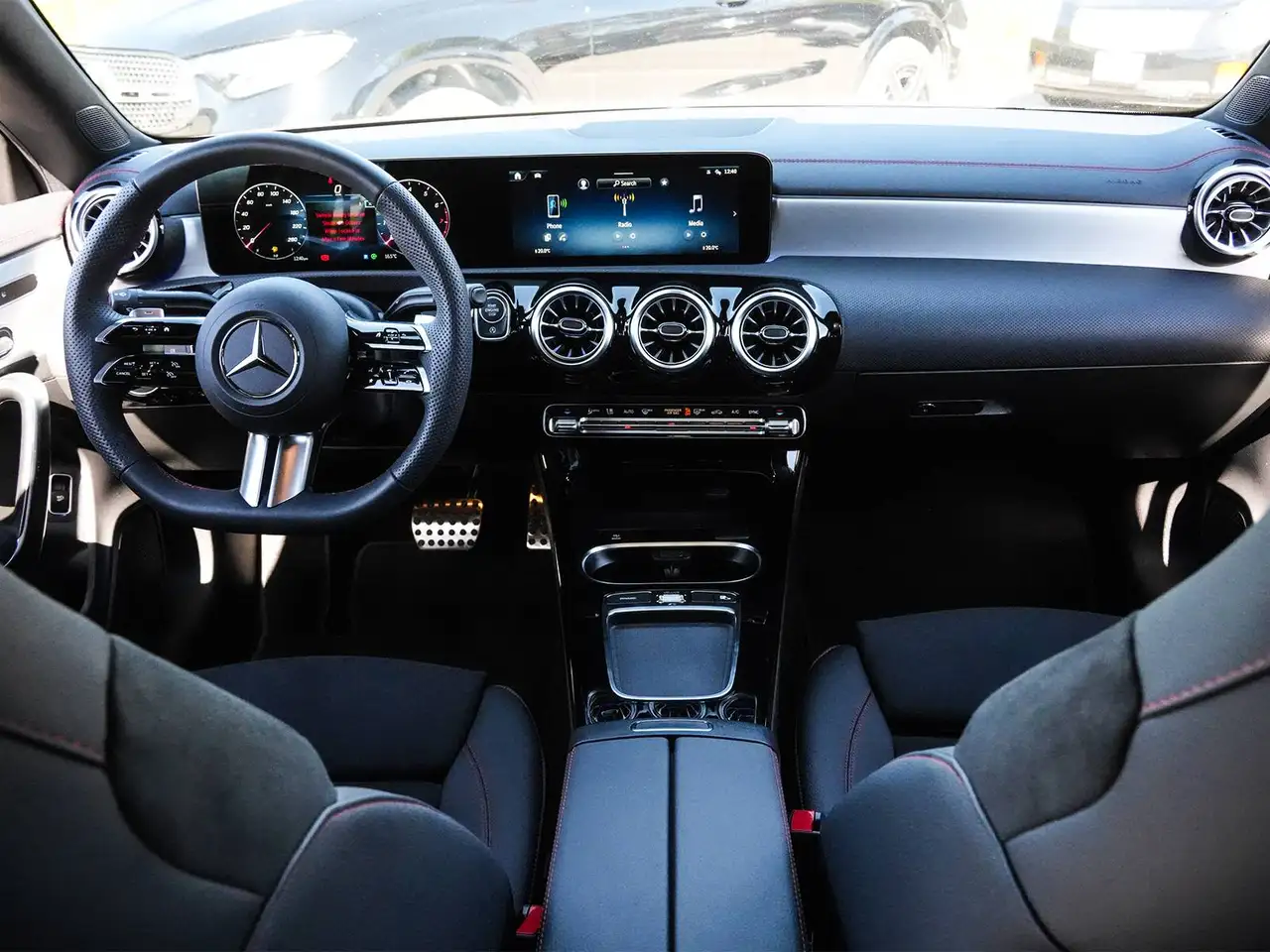 Mercedes-Benz CLA - Image 15
