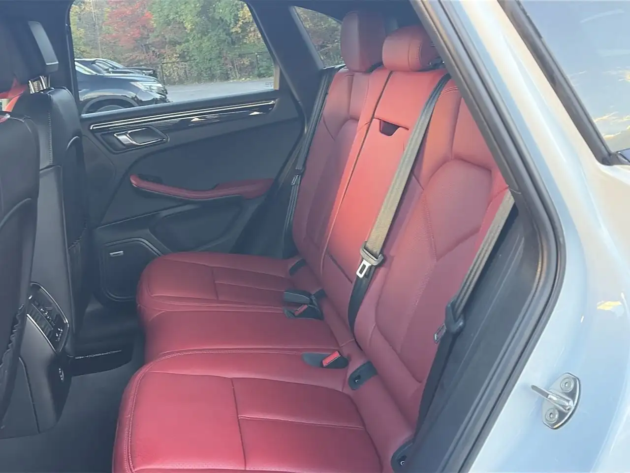Porsche Macan - Image 30