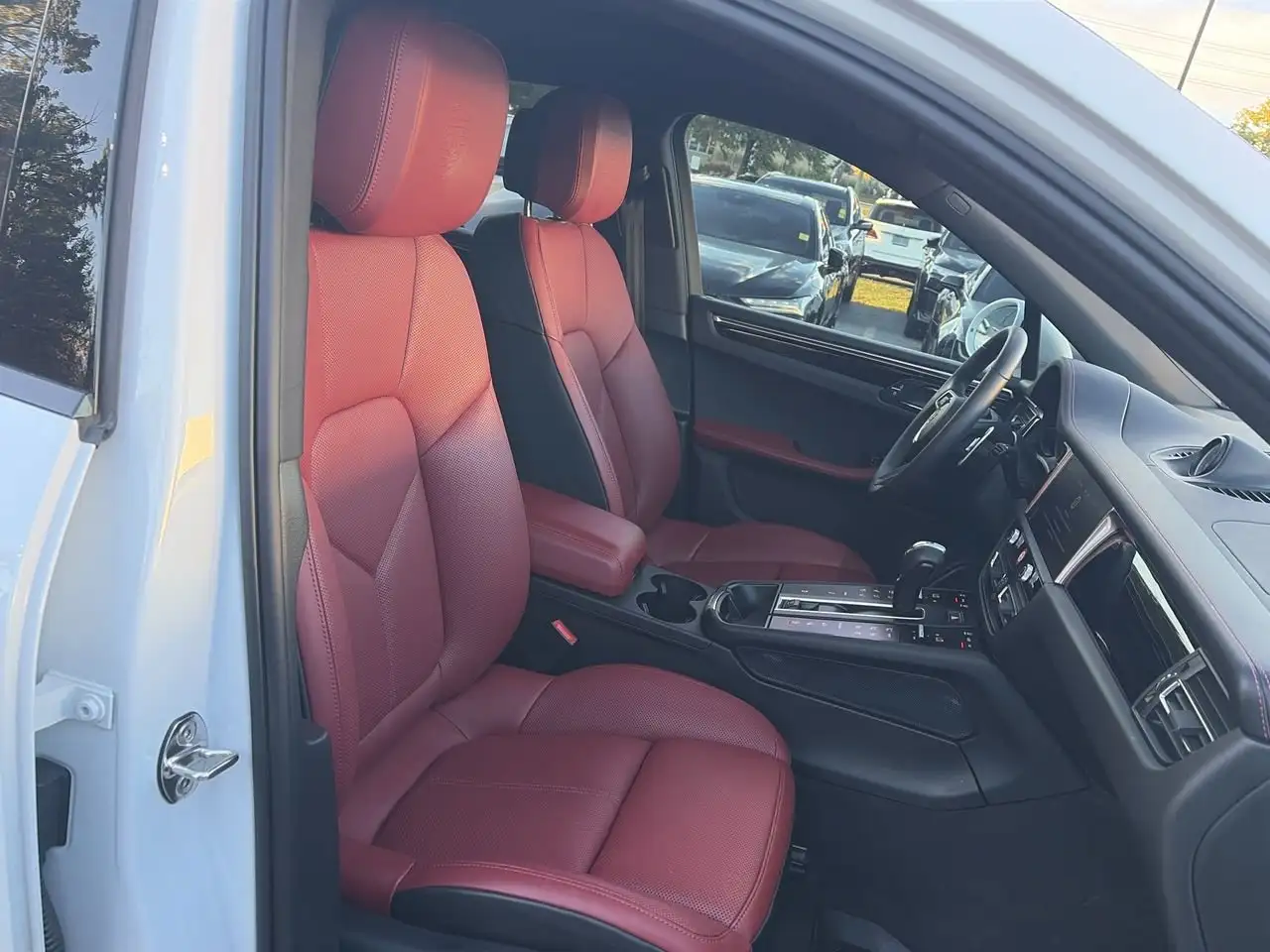 Porsche Macan - Image 32