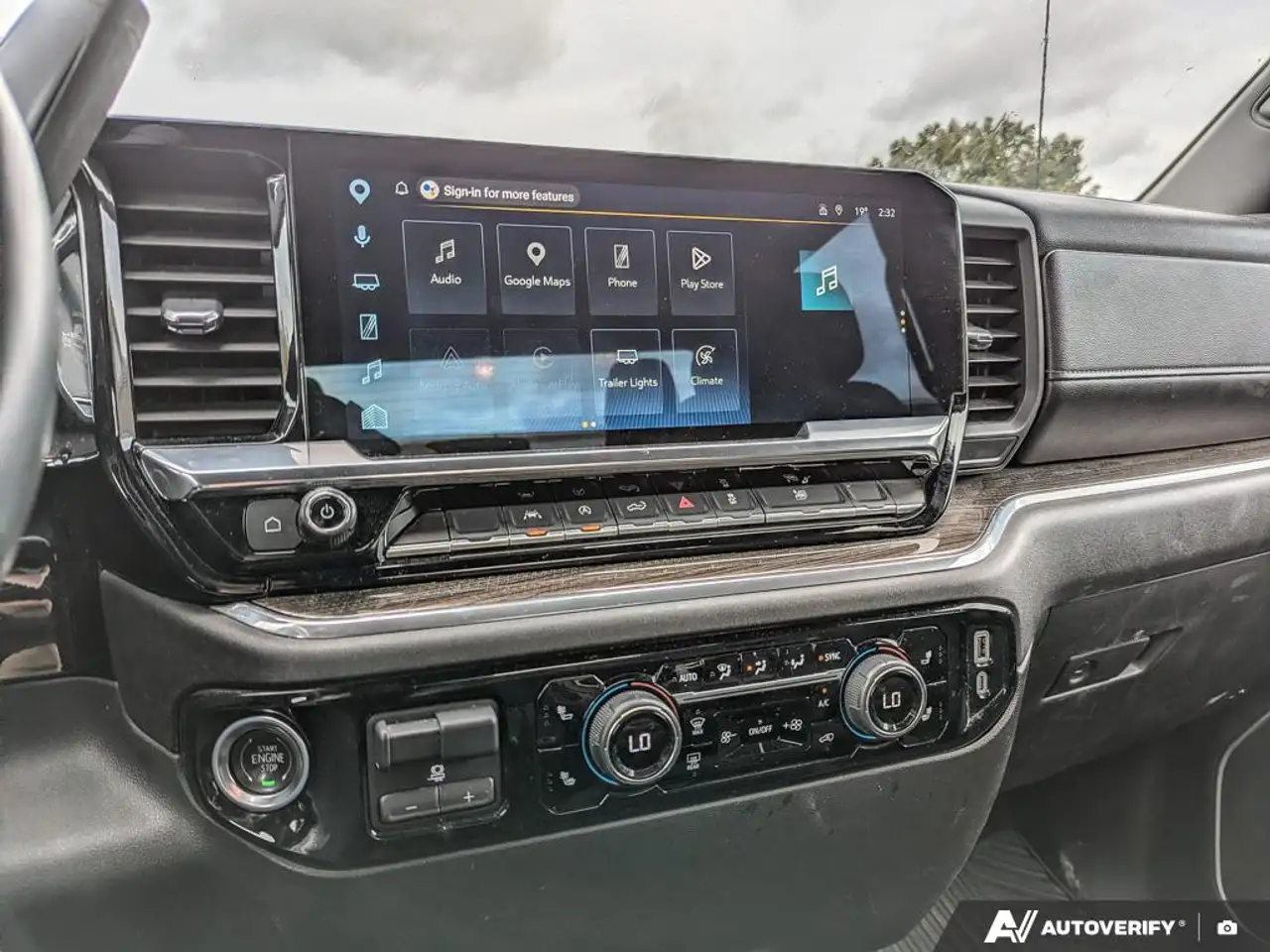 Chevrolet Silverado 1500 - Image 16