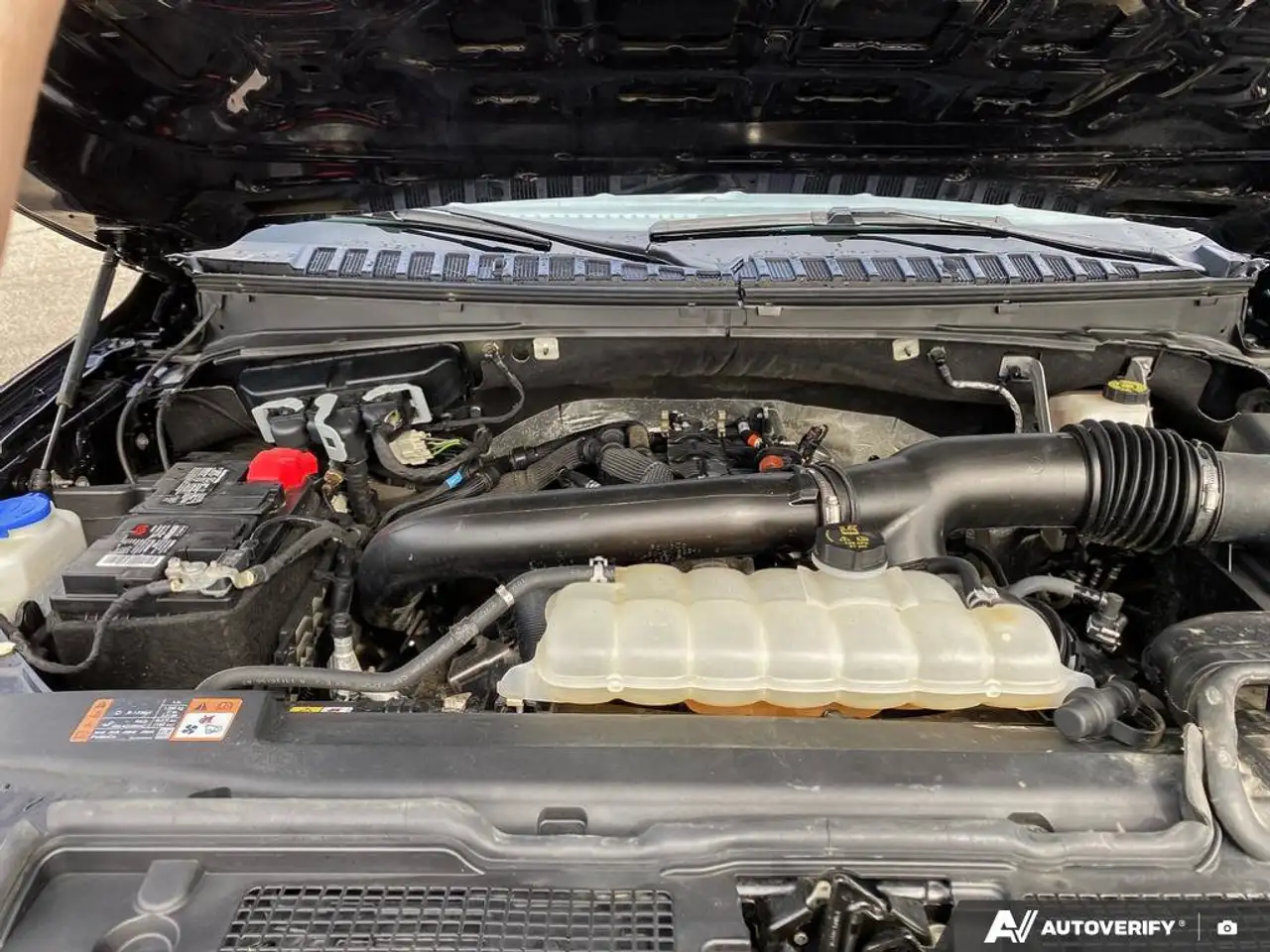 Ford Expedition - Image 10