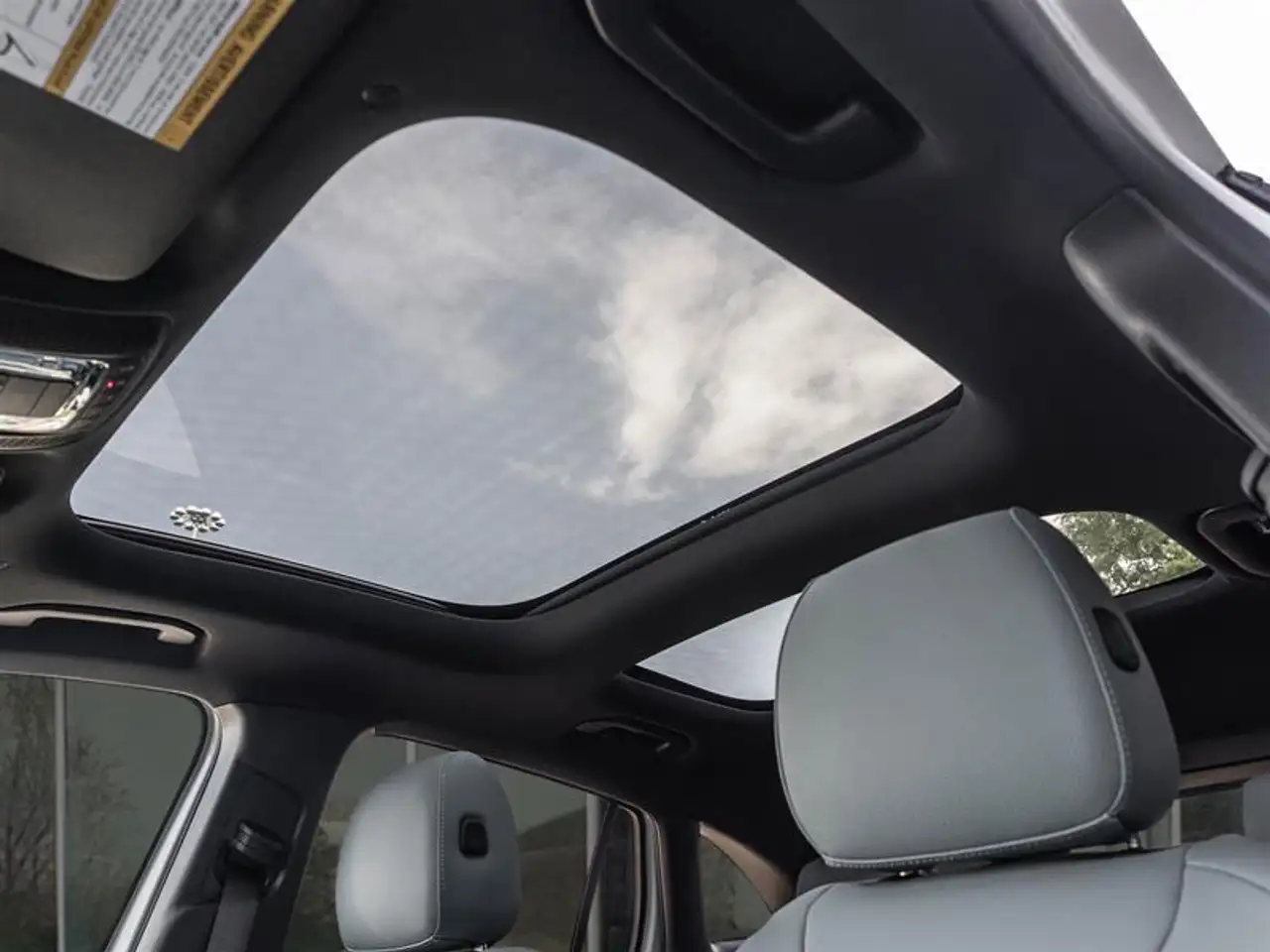 Mercedes-Benz GLA - Image 24