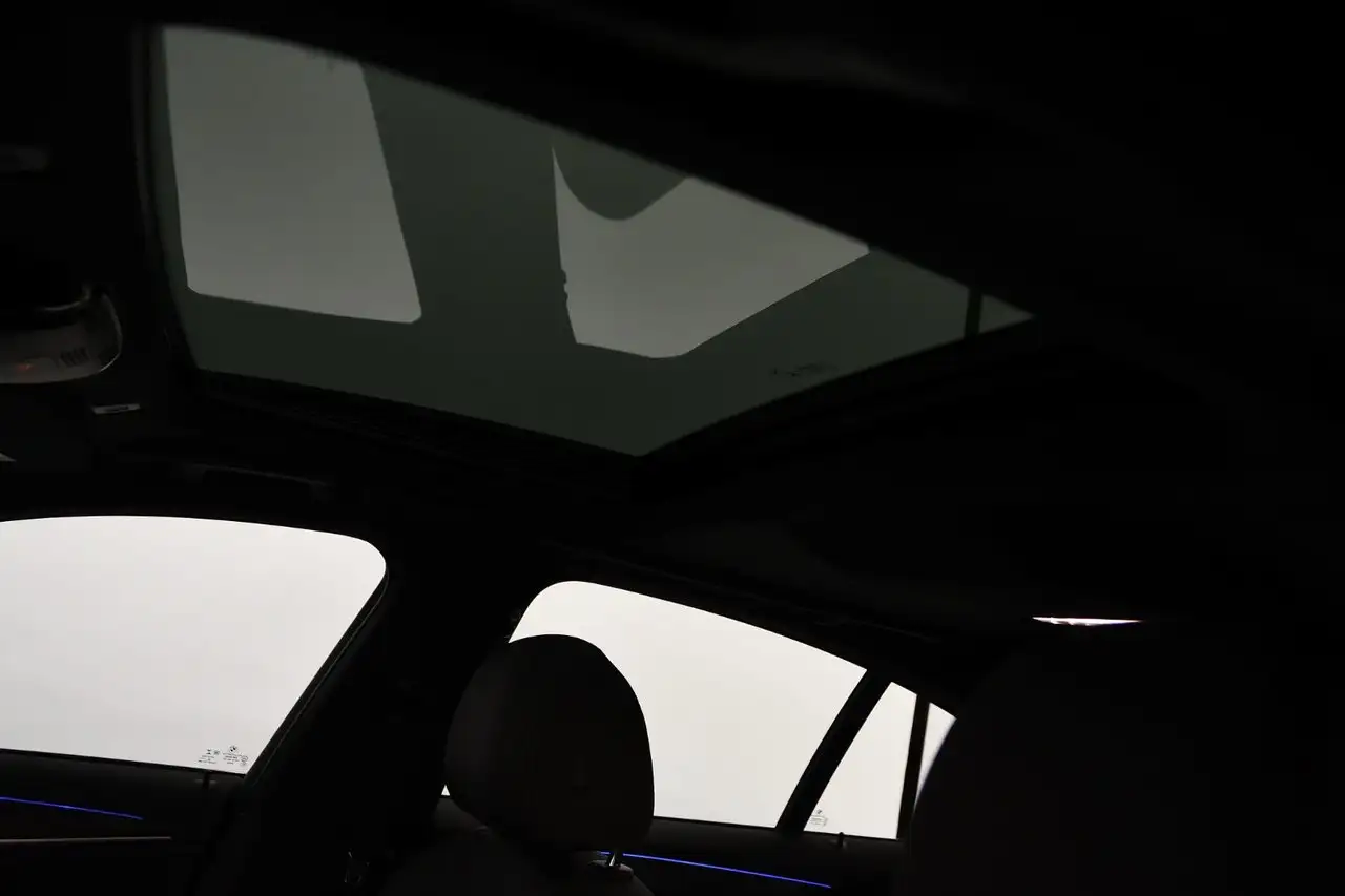 BMW 5 Series - Image 16