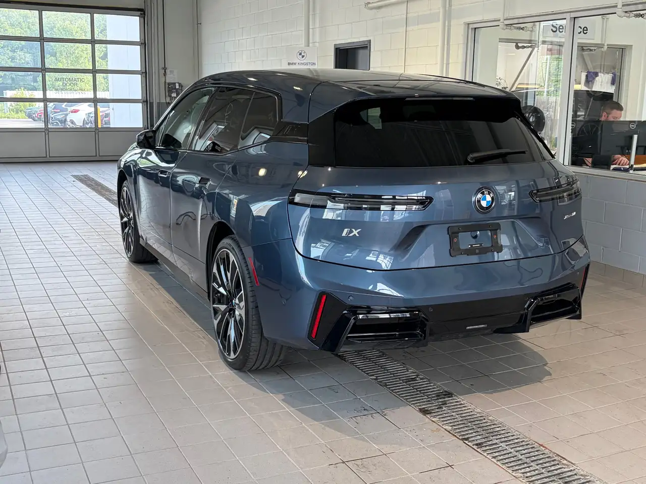 BMW iX - Image 2
