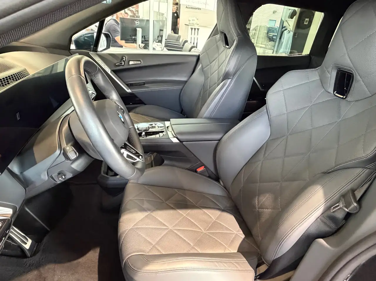 BMW iX - Image 5