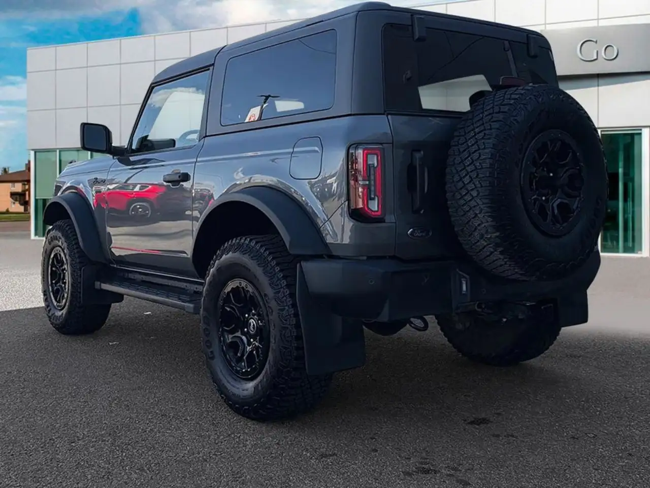 Ford Bronco - Image 4