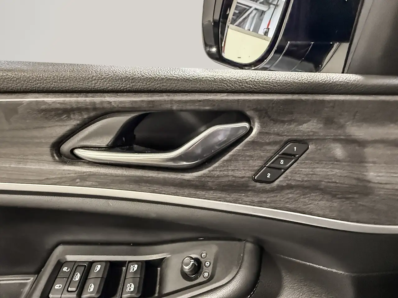 Jeep Grand Cherokee - Image 13