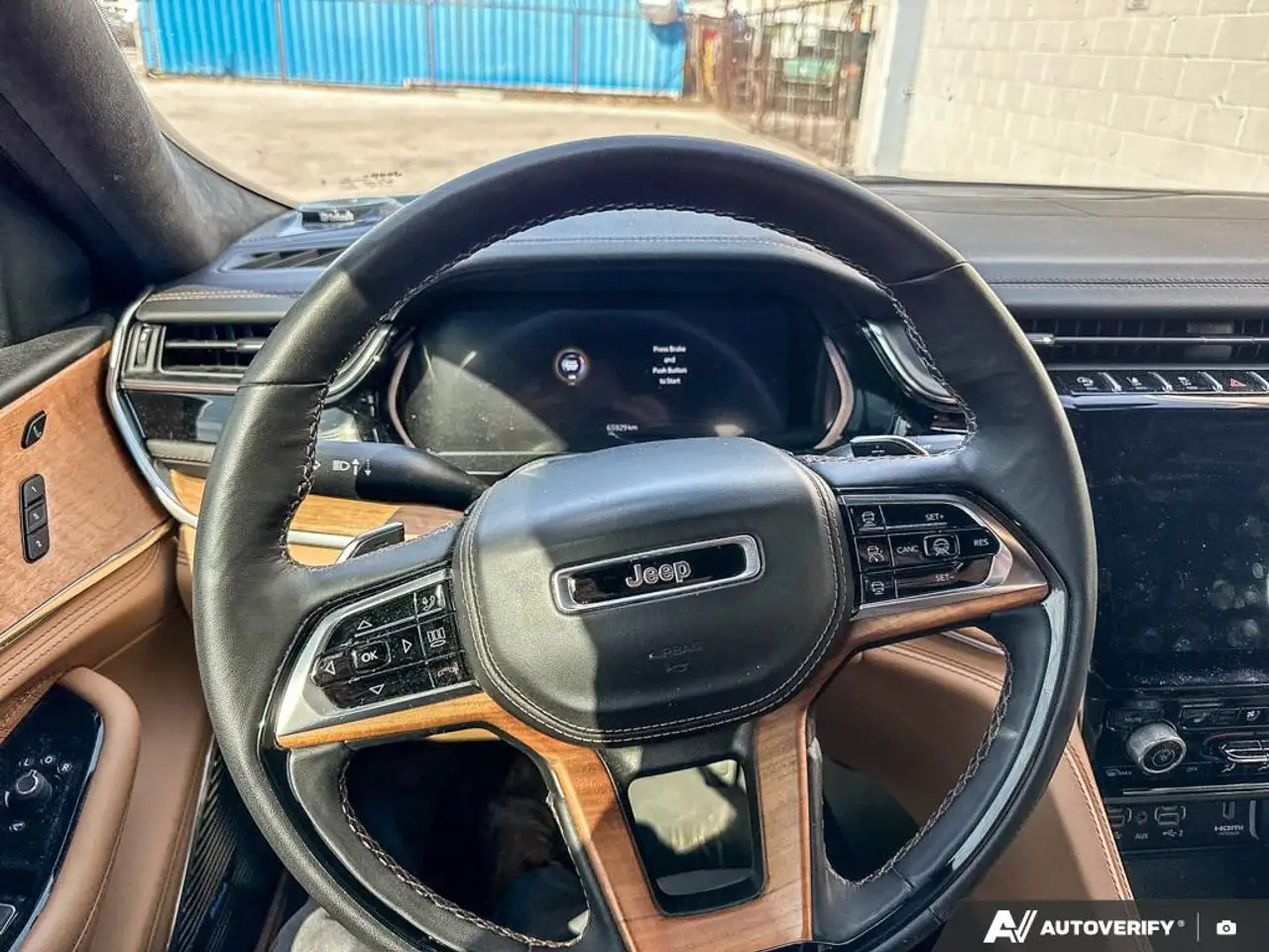 Jeep Grand Cherokee - Image 14