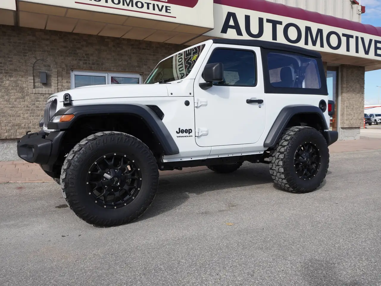 Jeep Wrangler - Image 6