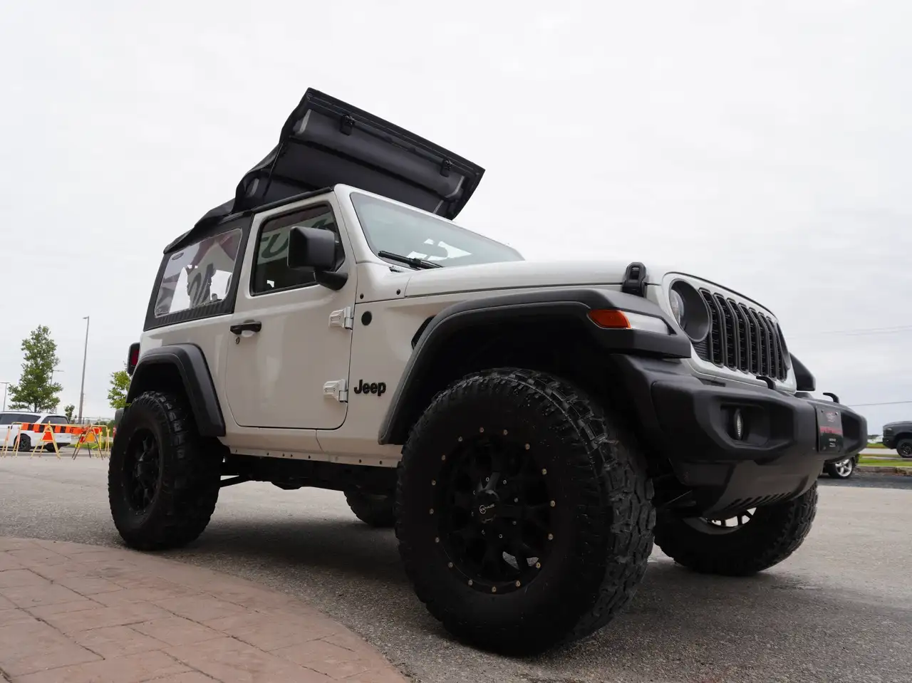 Jeep Wrangler - Image 15