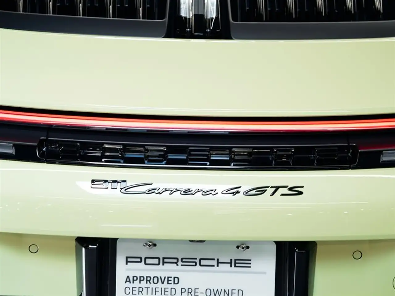 Porsche 911 - Image 16