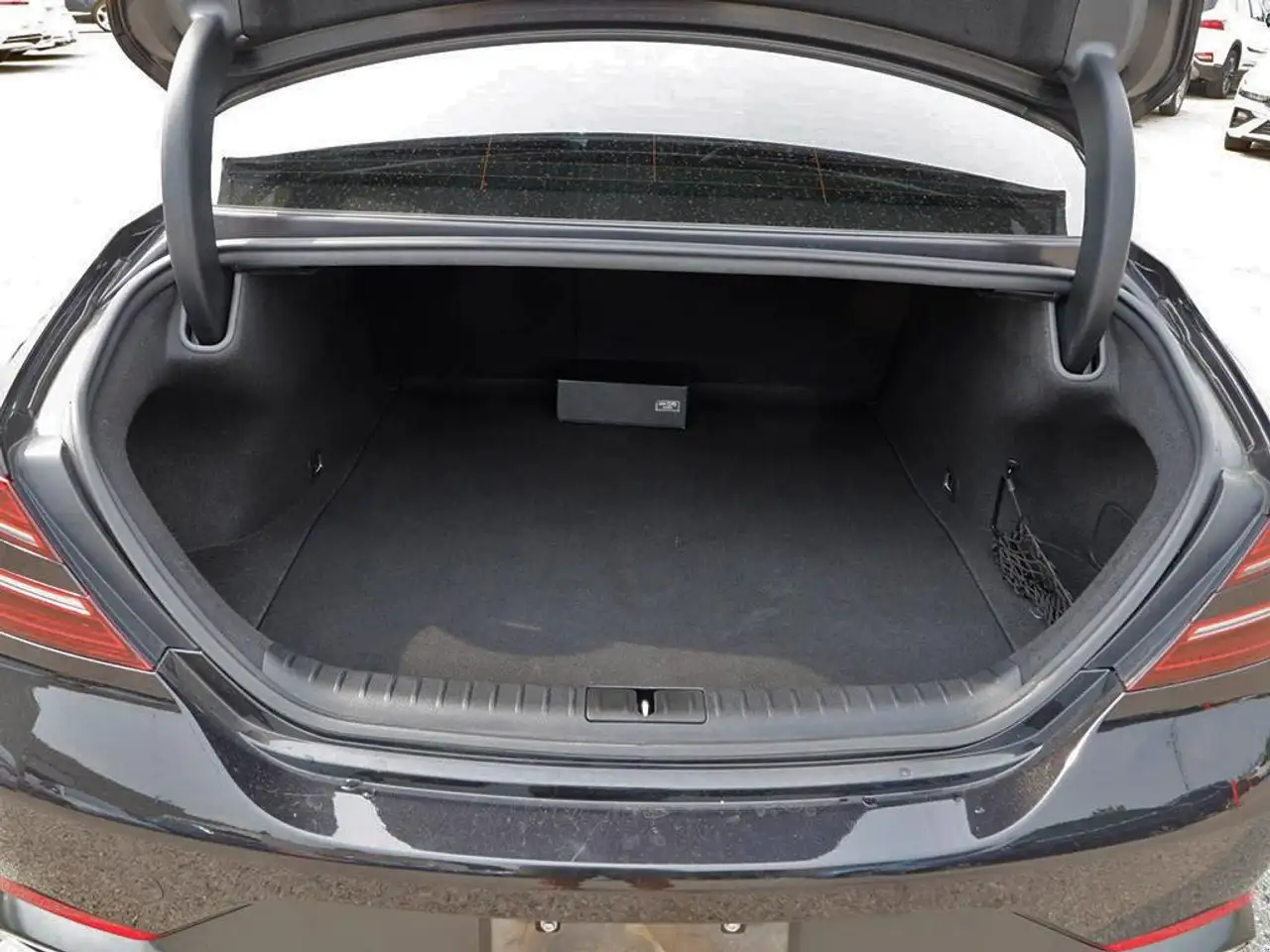 Genesis G70 - Image 11