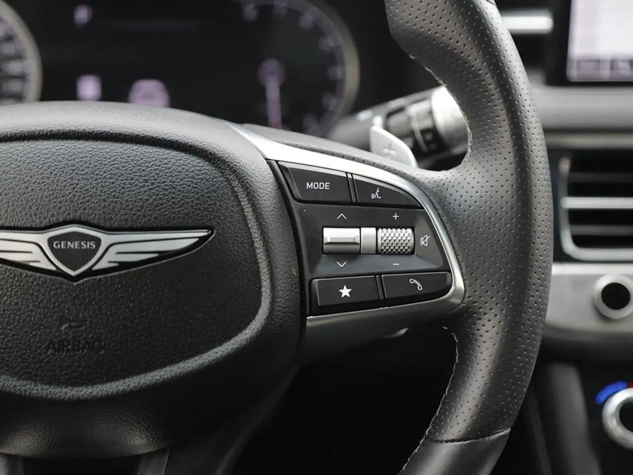 Genesis G70 - Image 18