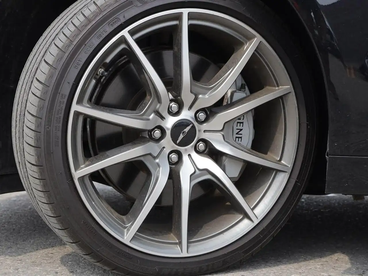 Genesis G70 - Image 6