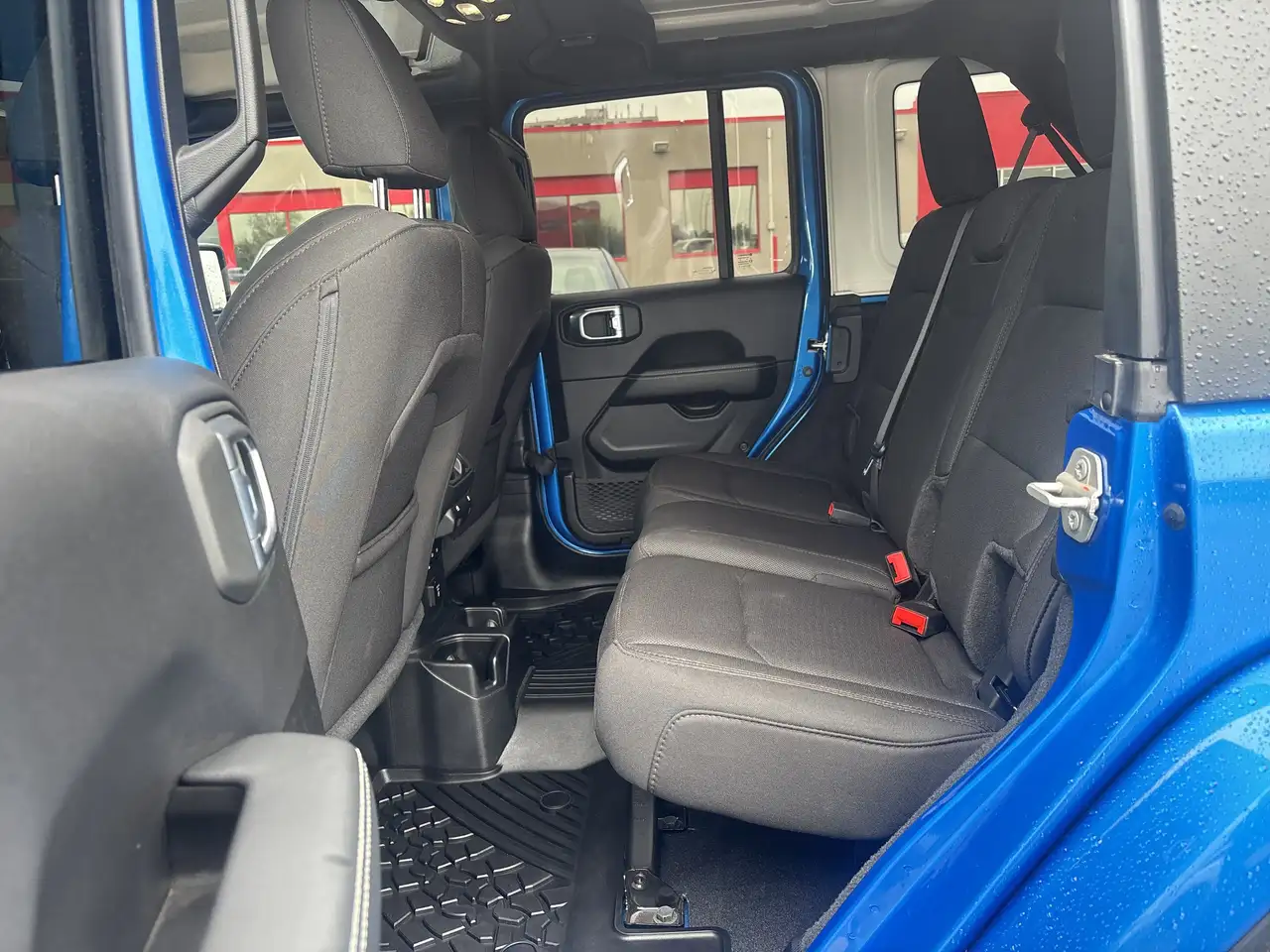 Jeep Wrangler - Image 23
