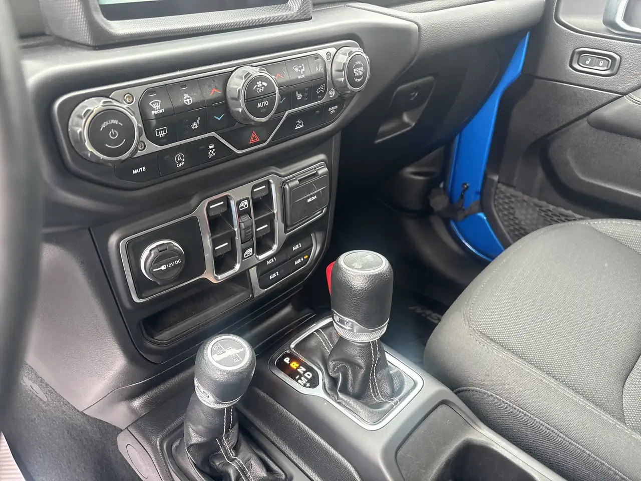 Jeep Wrangler - Image 21