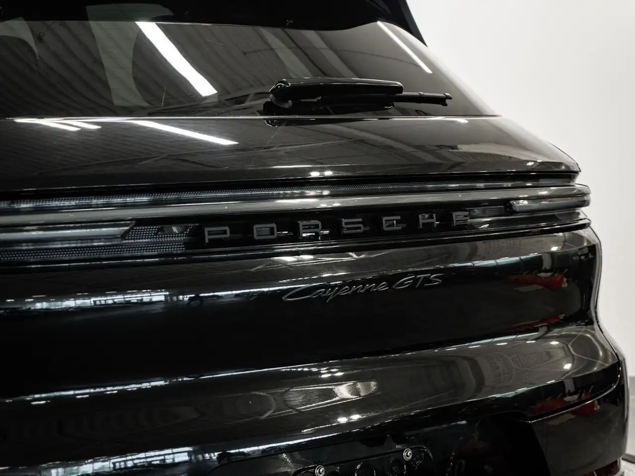 Porsche Cayenne - Image 11