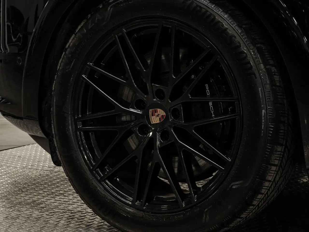 Porsche Cayenne - Image 12