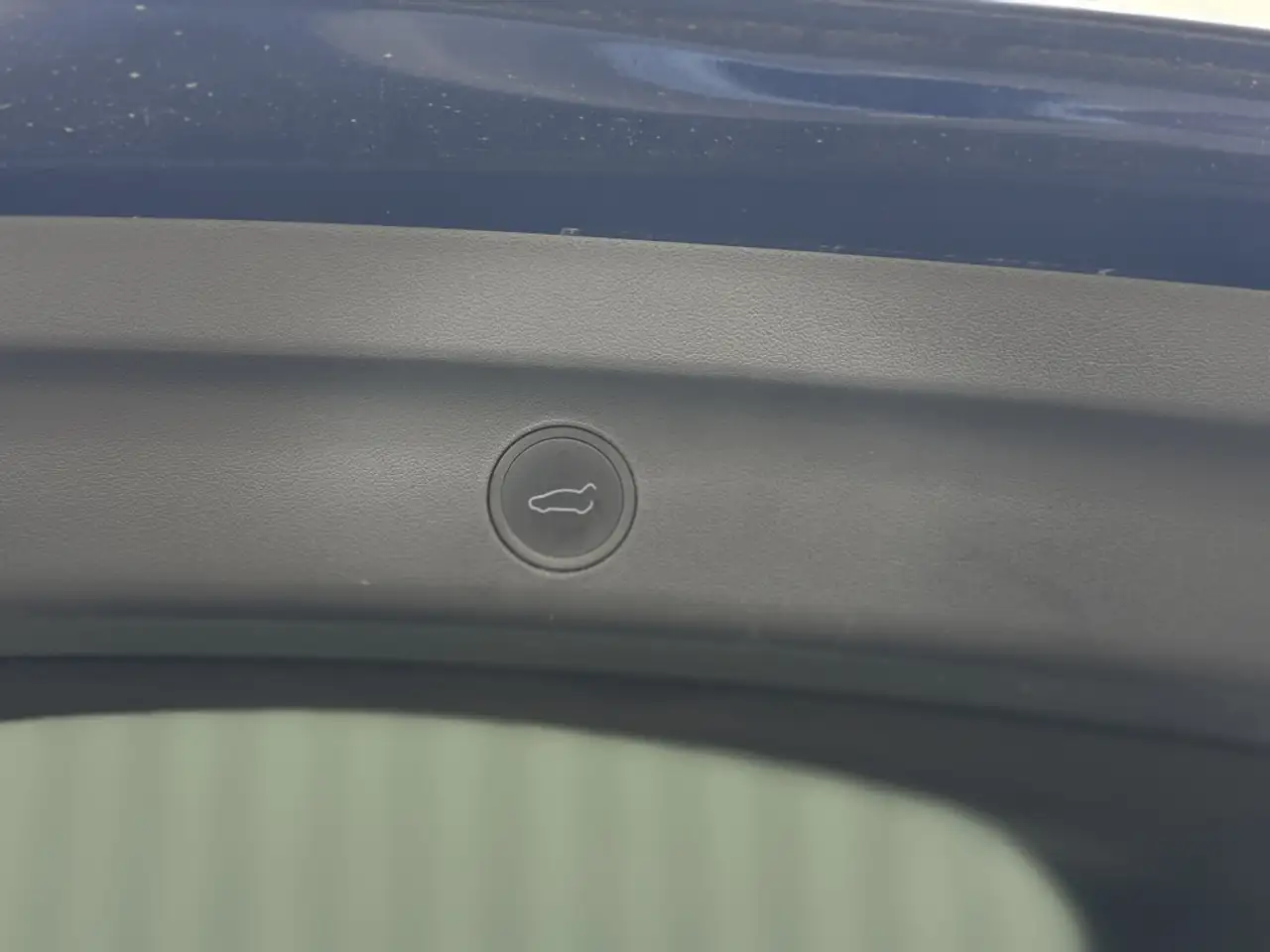 Tesla Model Y - Image 24