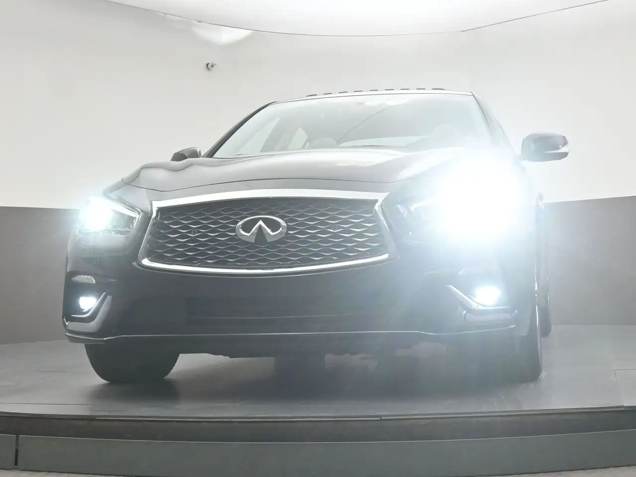 Infiniti Q50 - Image 38