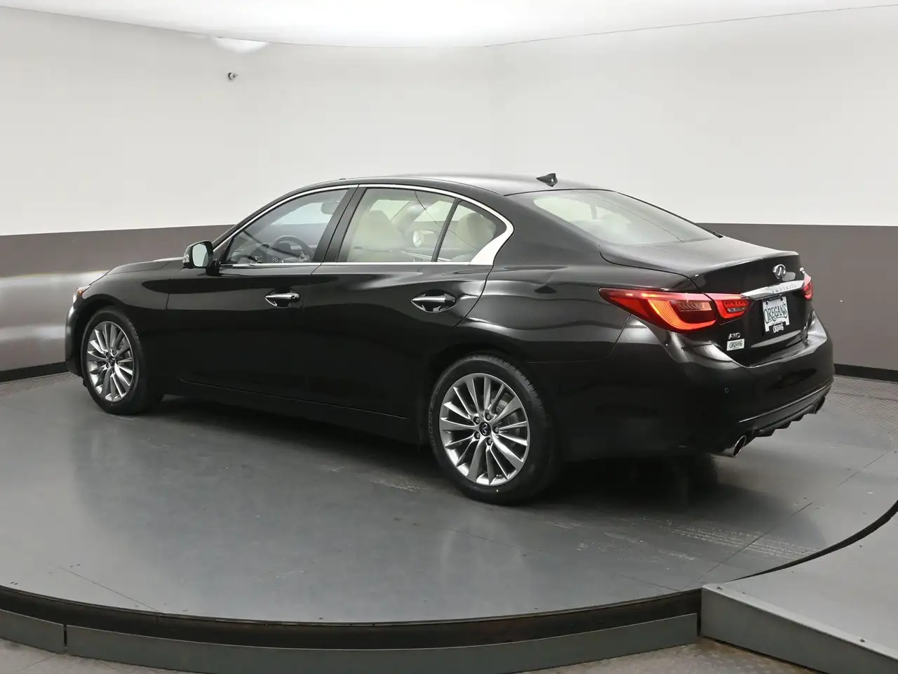 Infiniti Q50 - Image 31