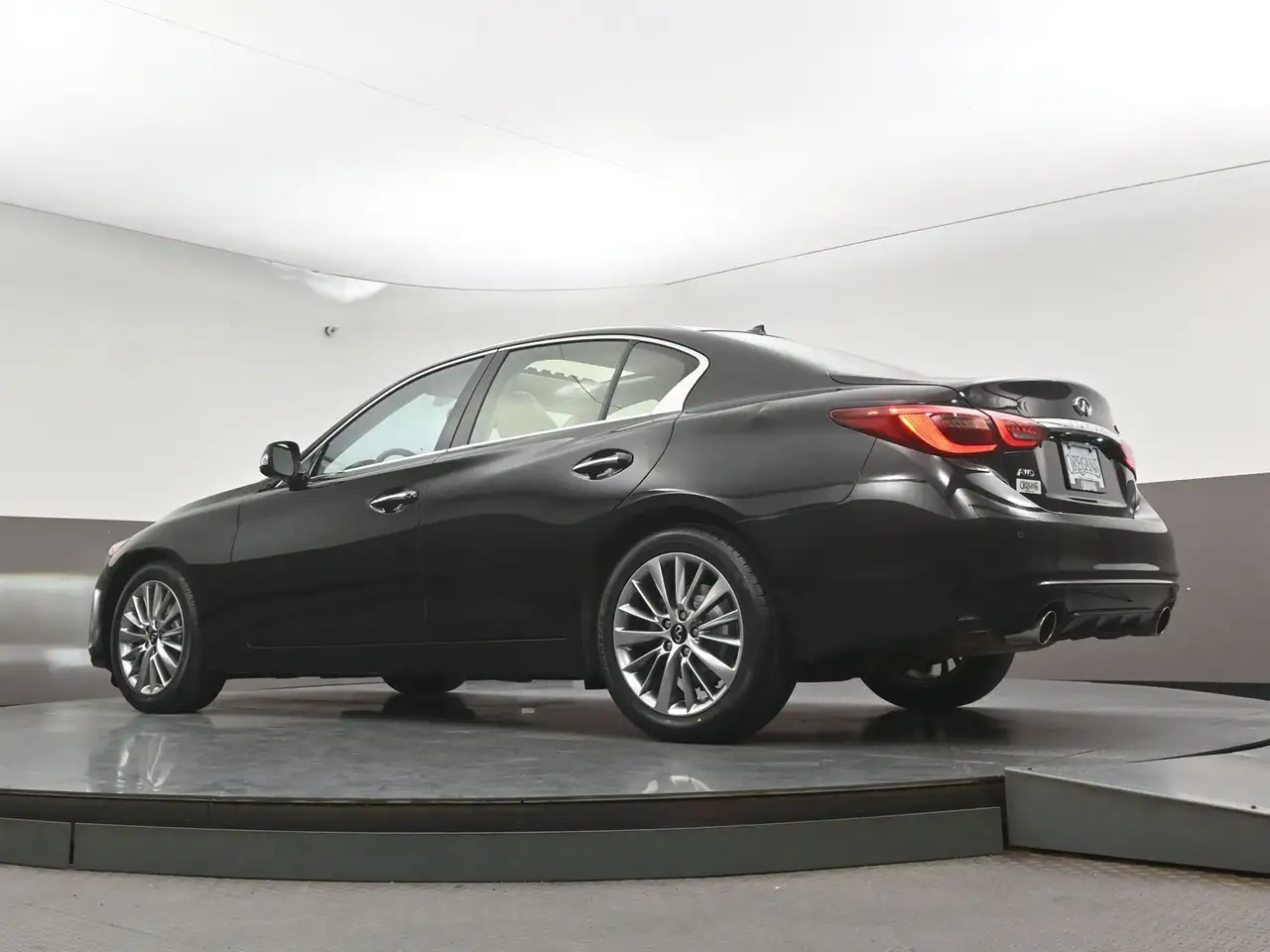 Infiniti Q50 - Image 41