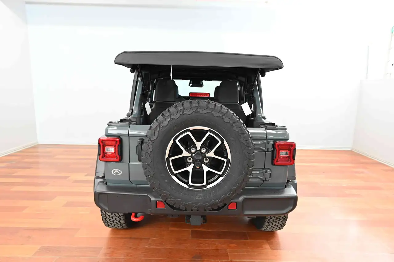 Jeep Wrangler - Image 10