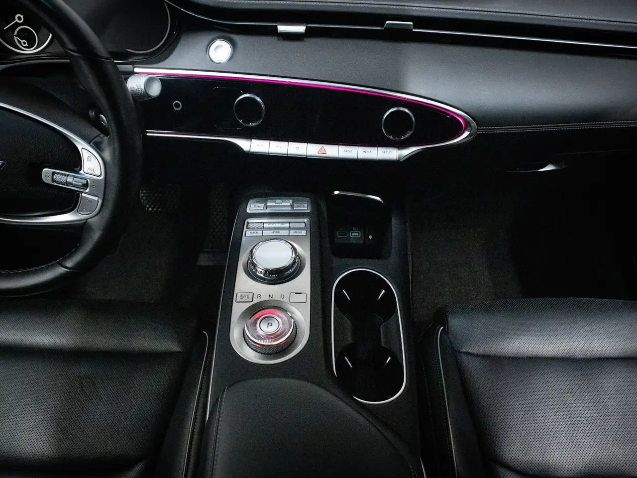 Genesis GV70 - Image 31