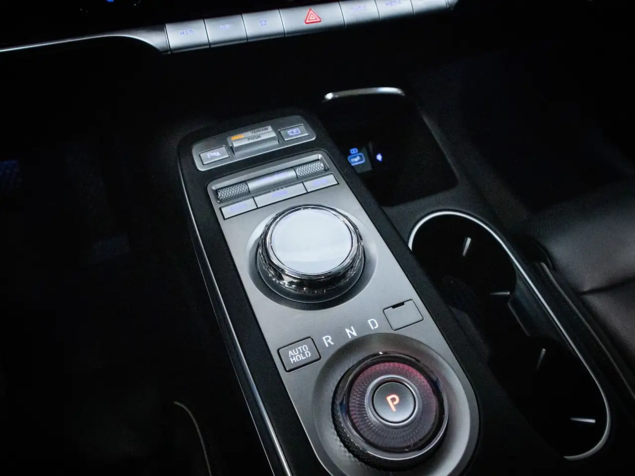 Genesis GV70 - Image 32