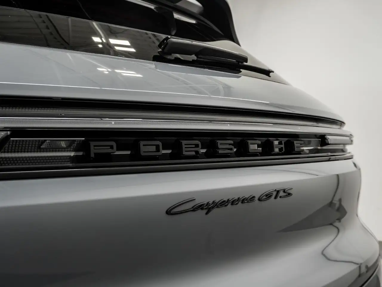 Porsche Cayenne - Image 12