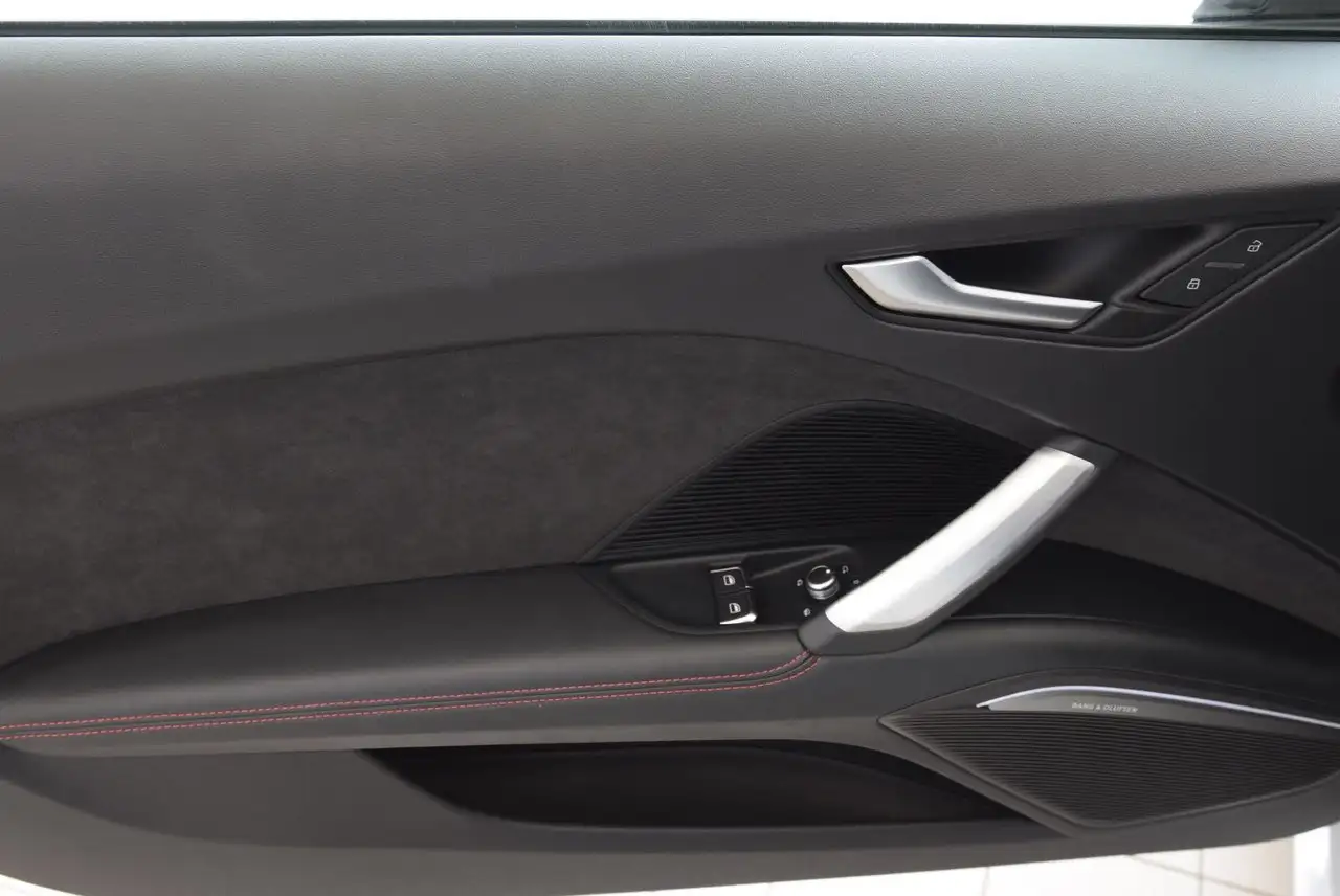 Audi TT - Image 16