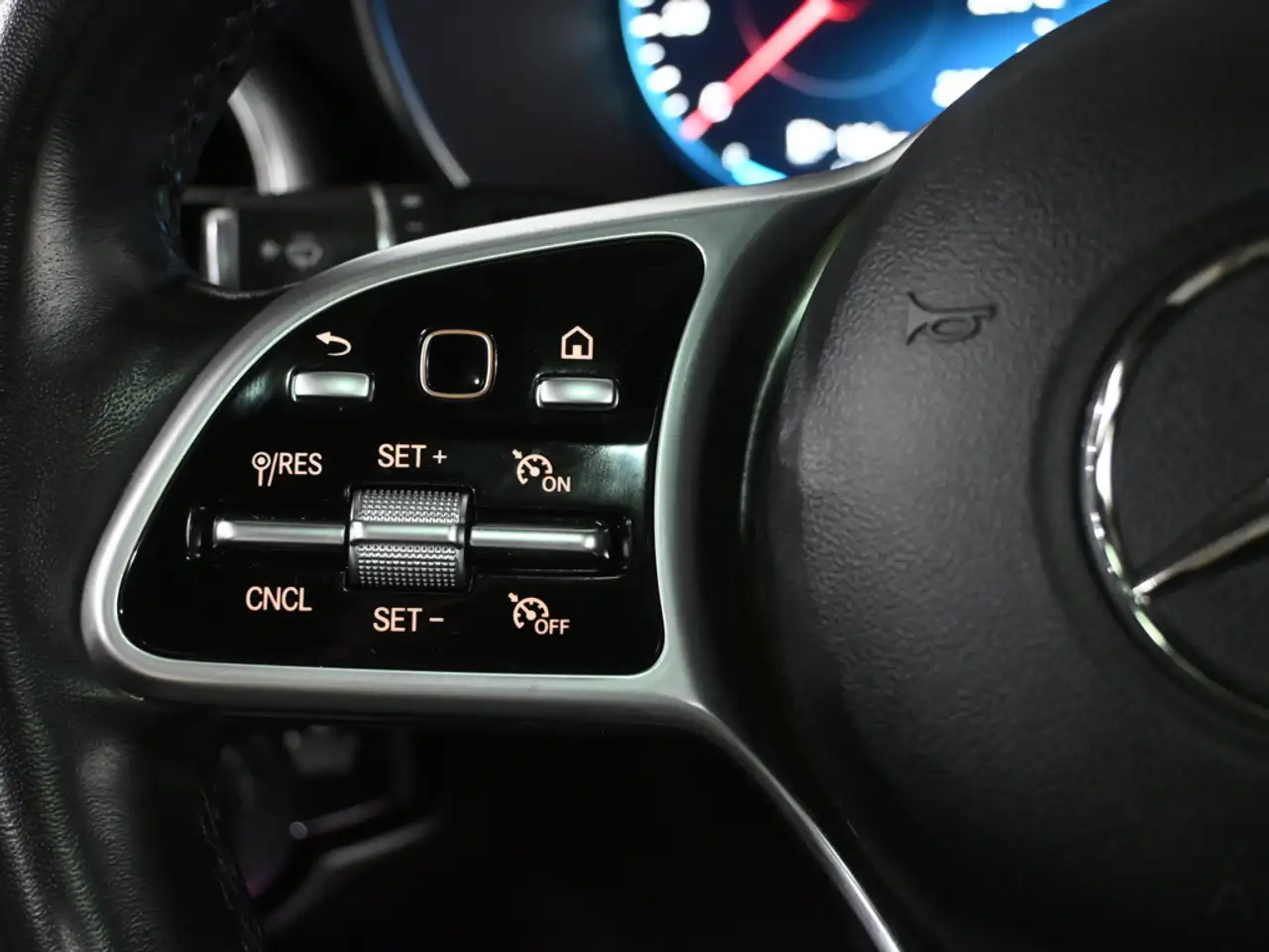 Mercedes-Benz GLC - Image 14