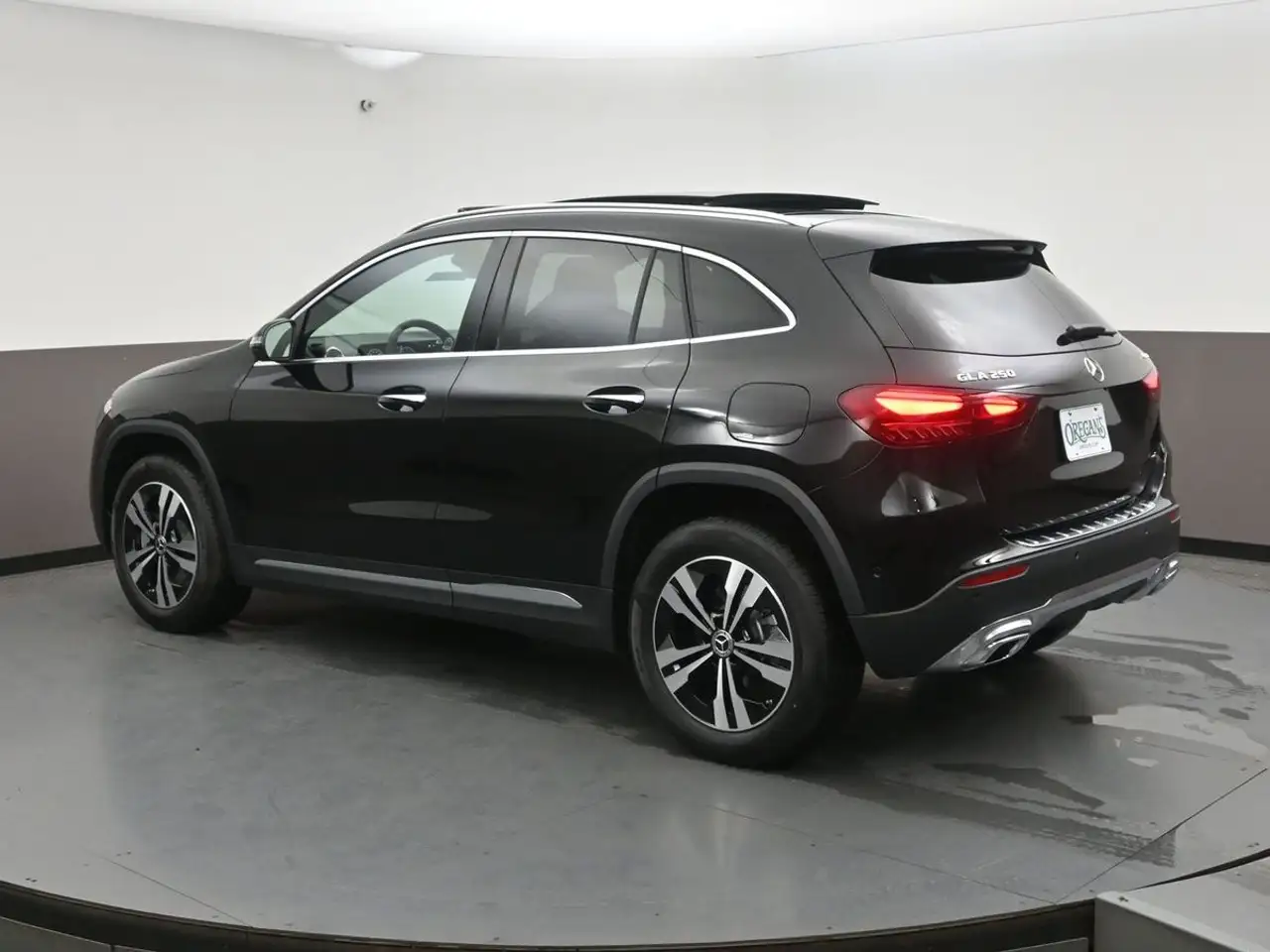 Mercedes-Benz GLA - Image 34