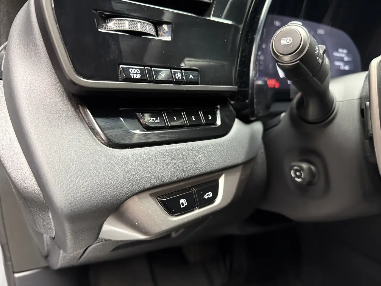 Lexus RX - Image 14