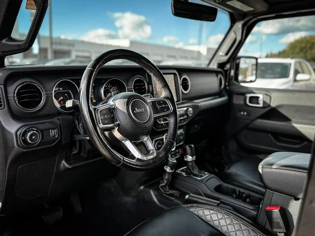 Jeep Wrangler - Image 10