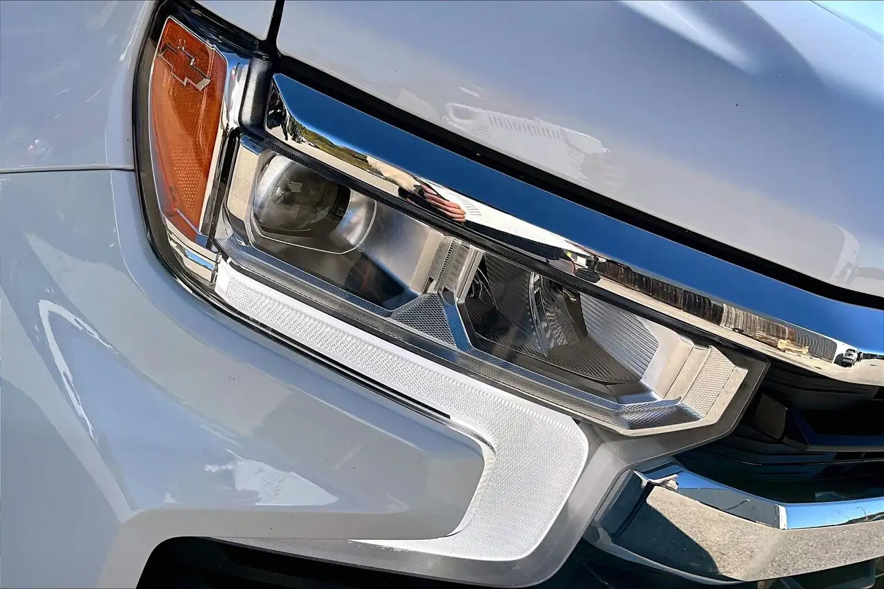 Chevrolet Silverado 1500 - Image 30