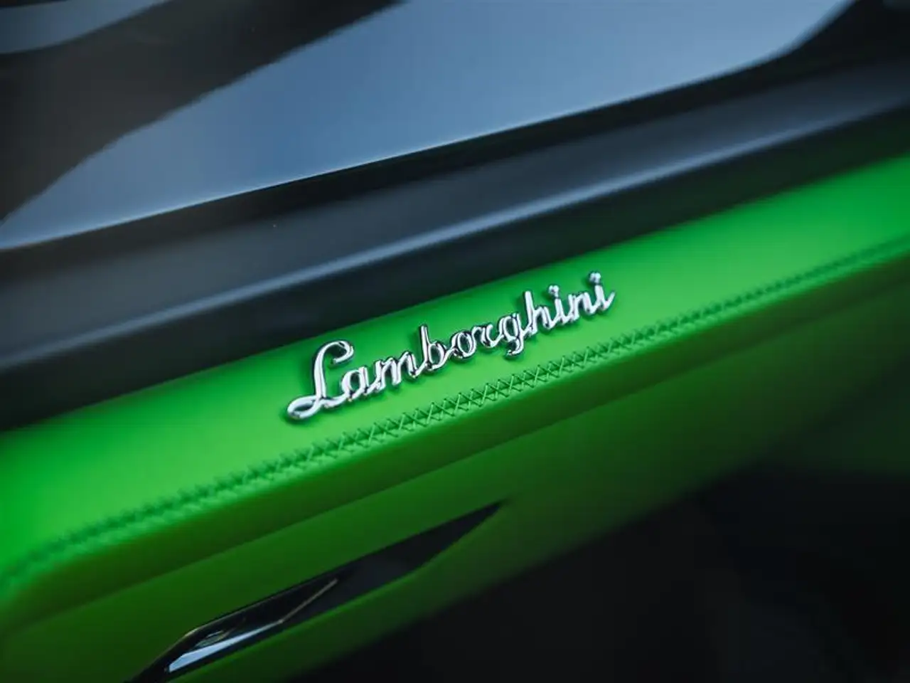 Lamborghini Urus - Image 23