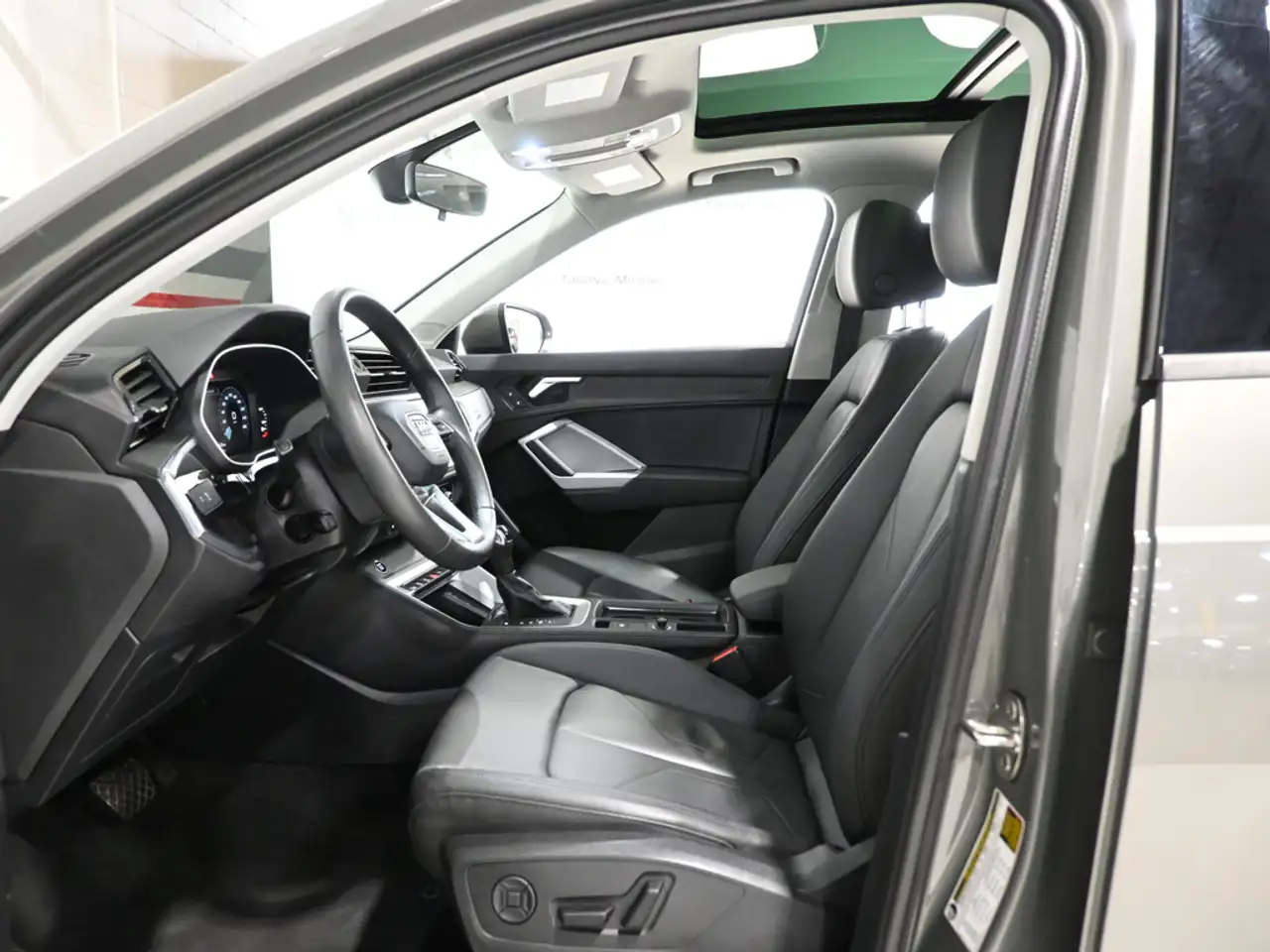Audi Q3 - Image 22