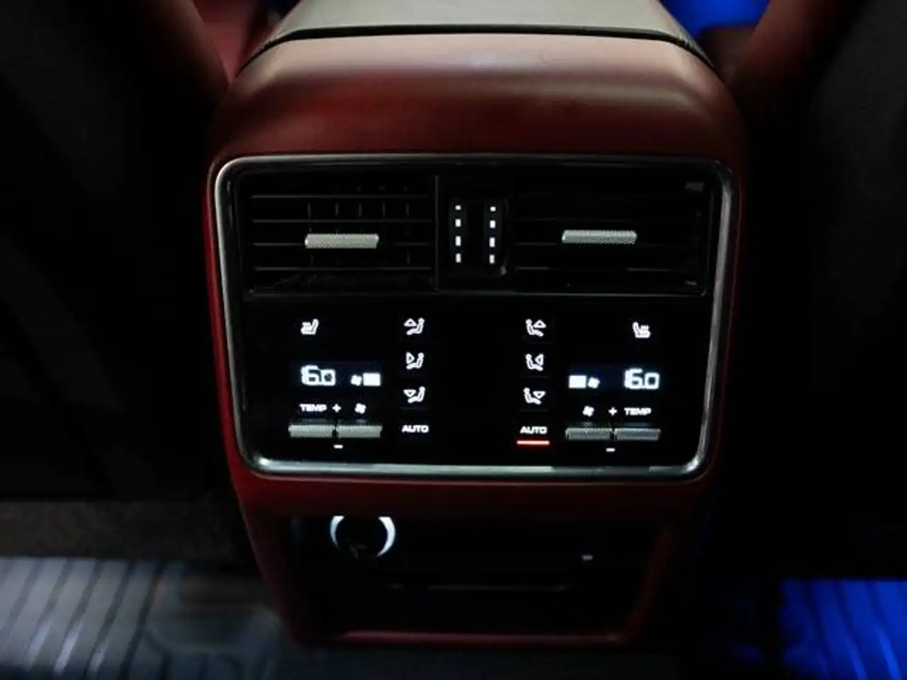 Porsche Cayenne - Image 31