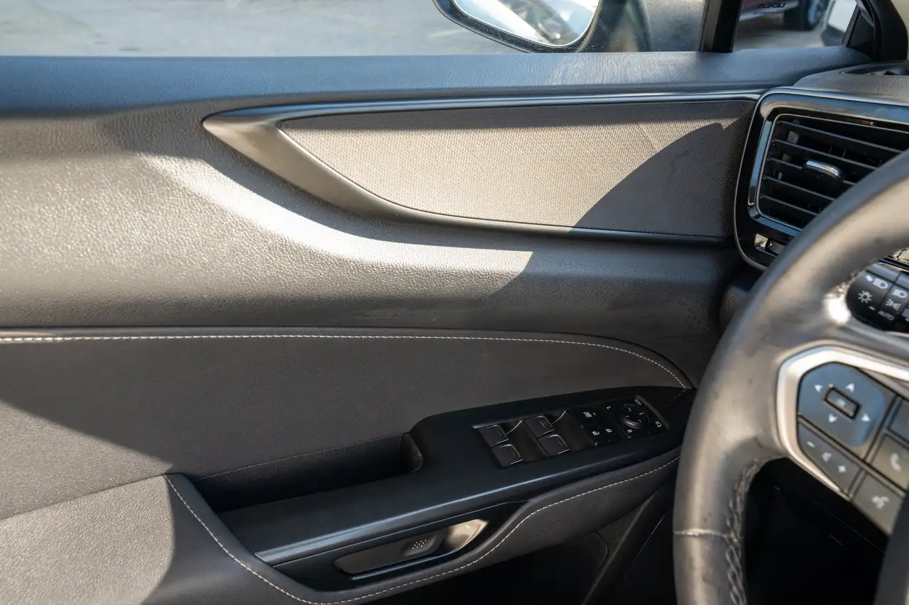 Lexus NX - Image 22
