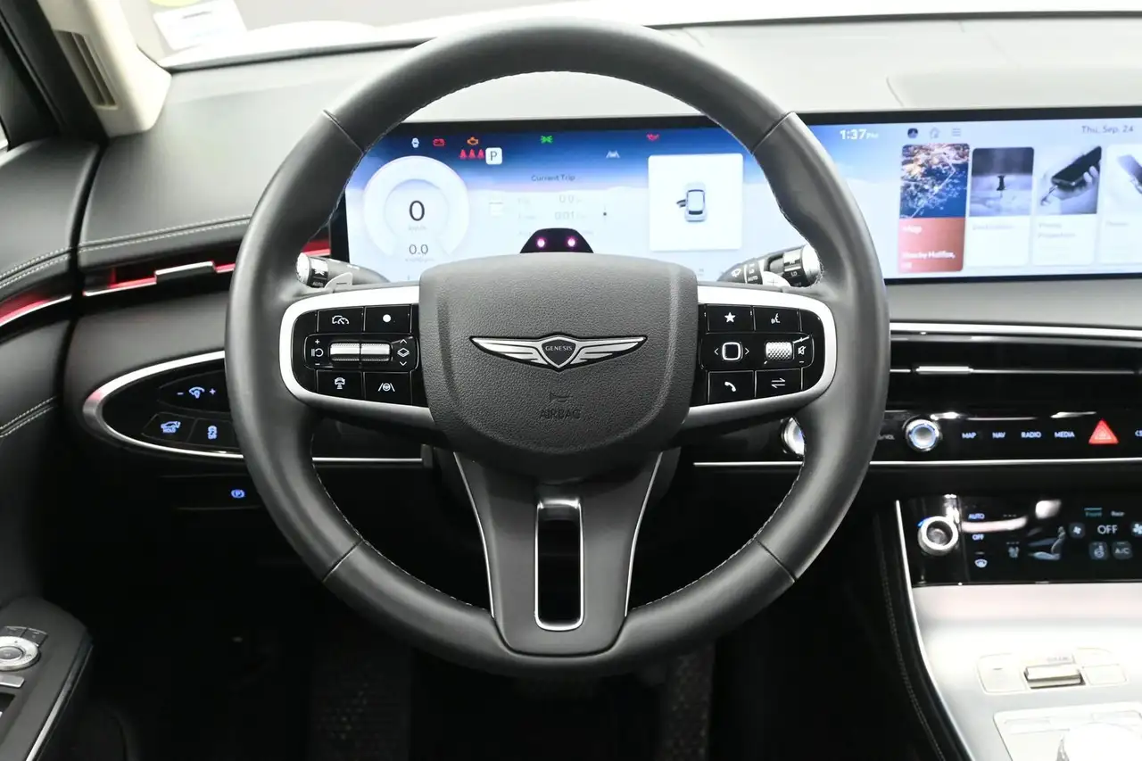 Genesis GV70 - Image 26