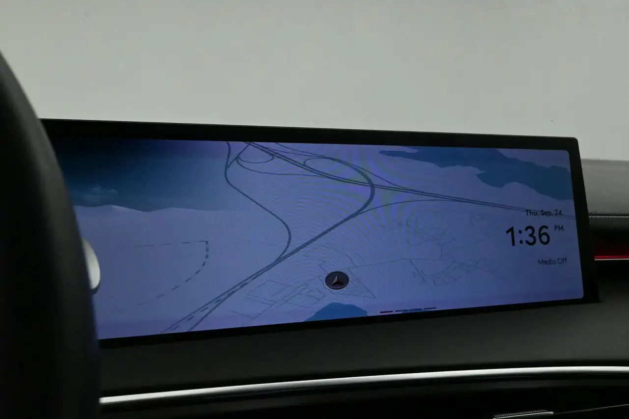 Genesis GV70 - Image 16