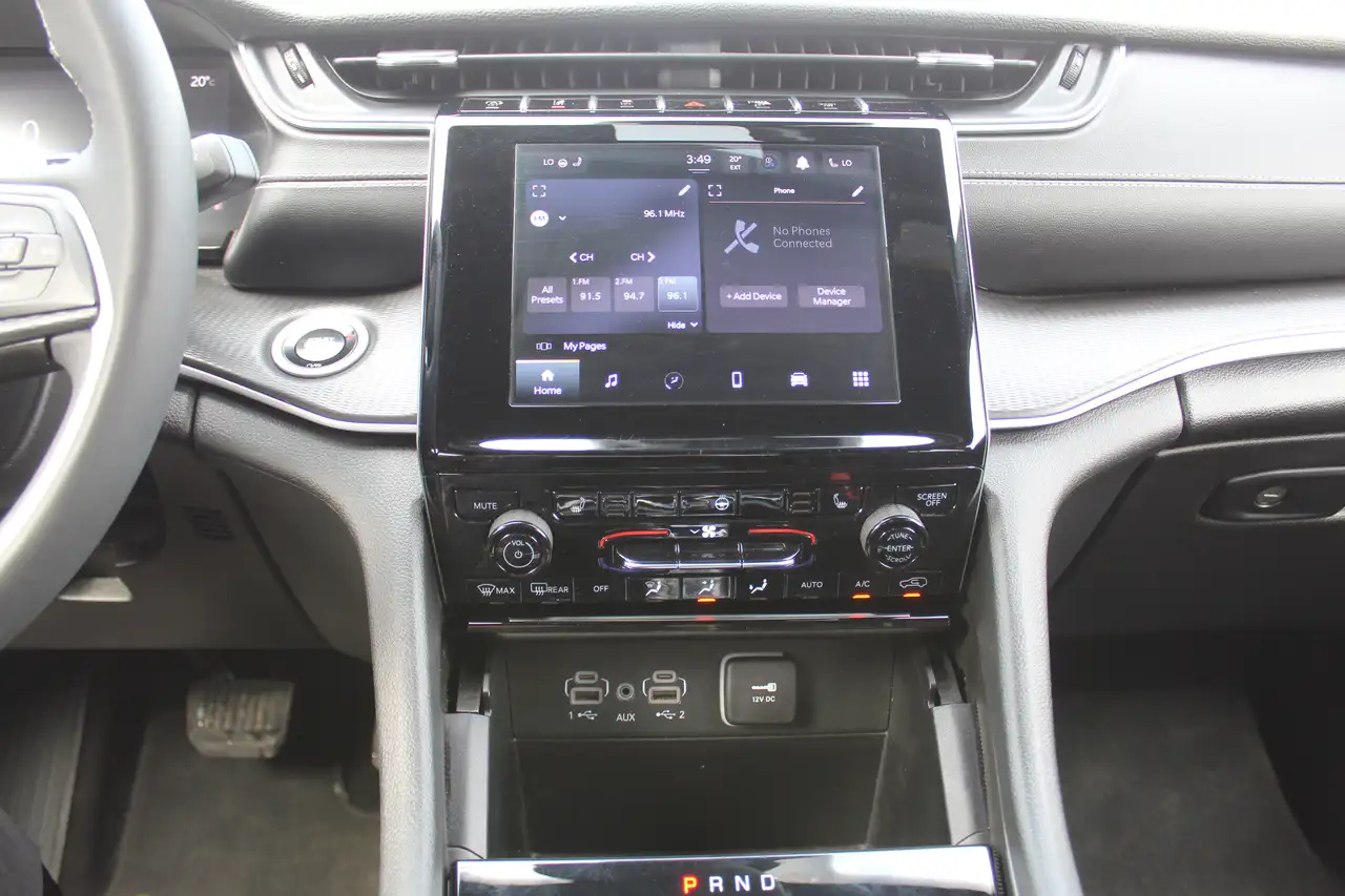 Jeep Grand Cherokee - Image 16