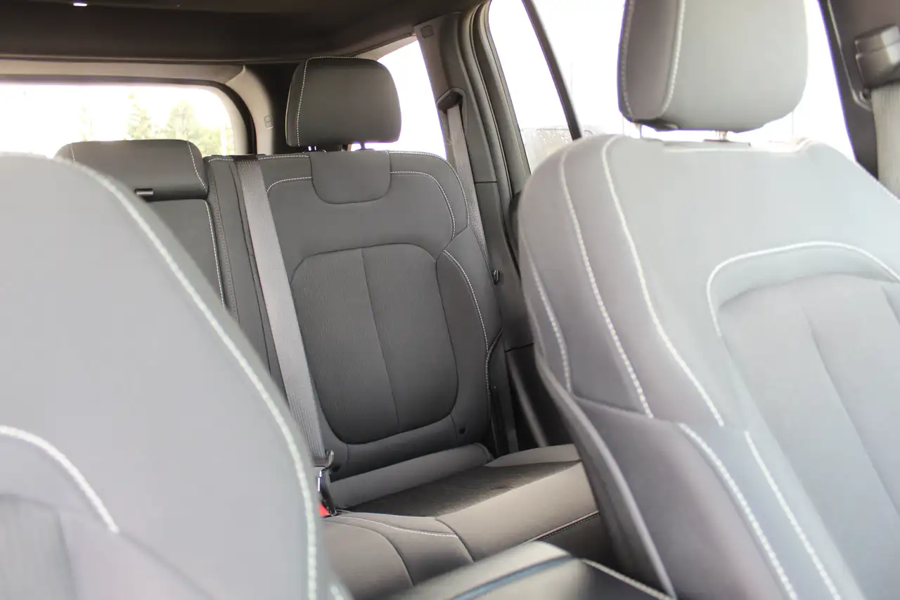 Jeep Grand Cherokee - Image 18