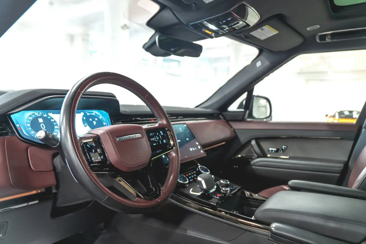 Land Rover Range Rover Sport - Image 2