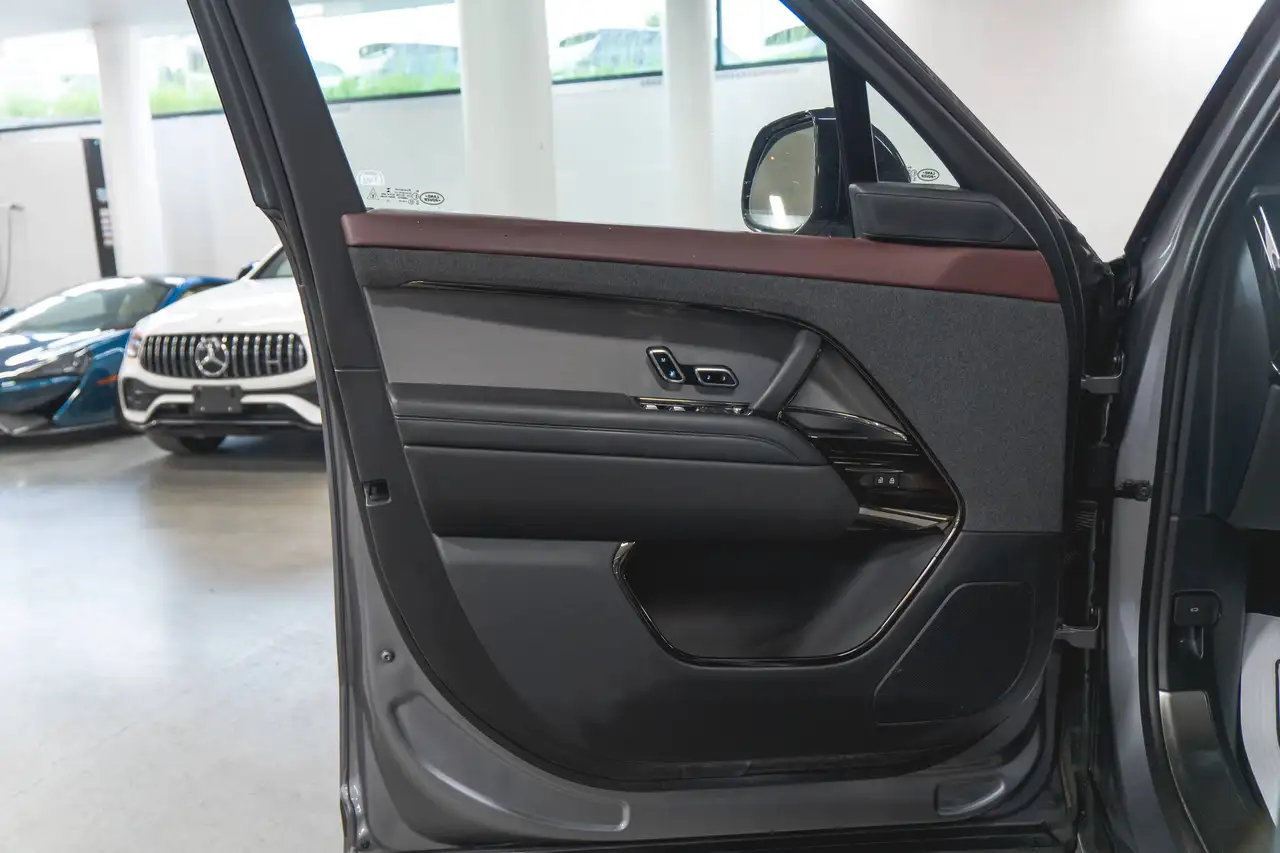 Land Rover Range Rover Sport - Image 9